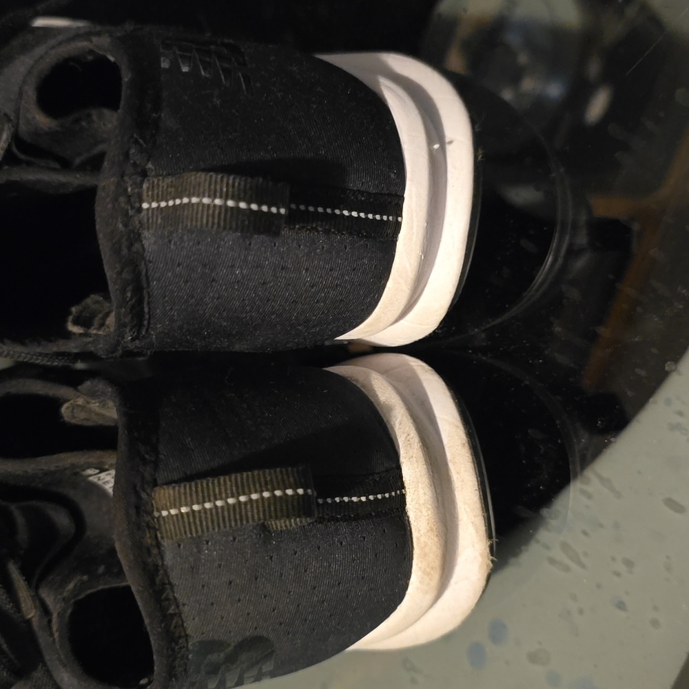 Shoes - Picture 3 of 4
